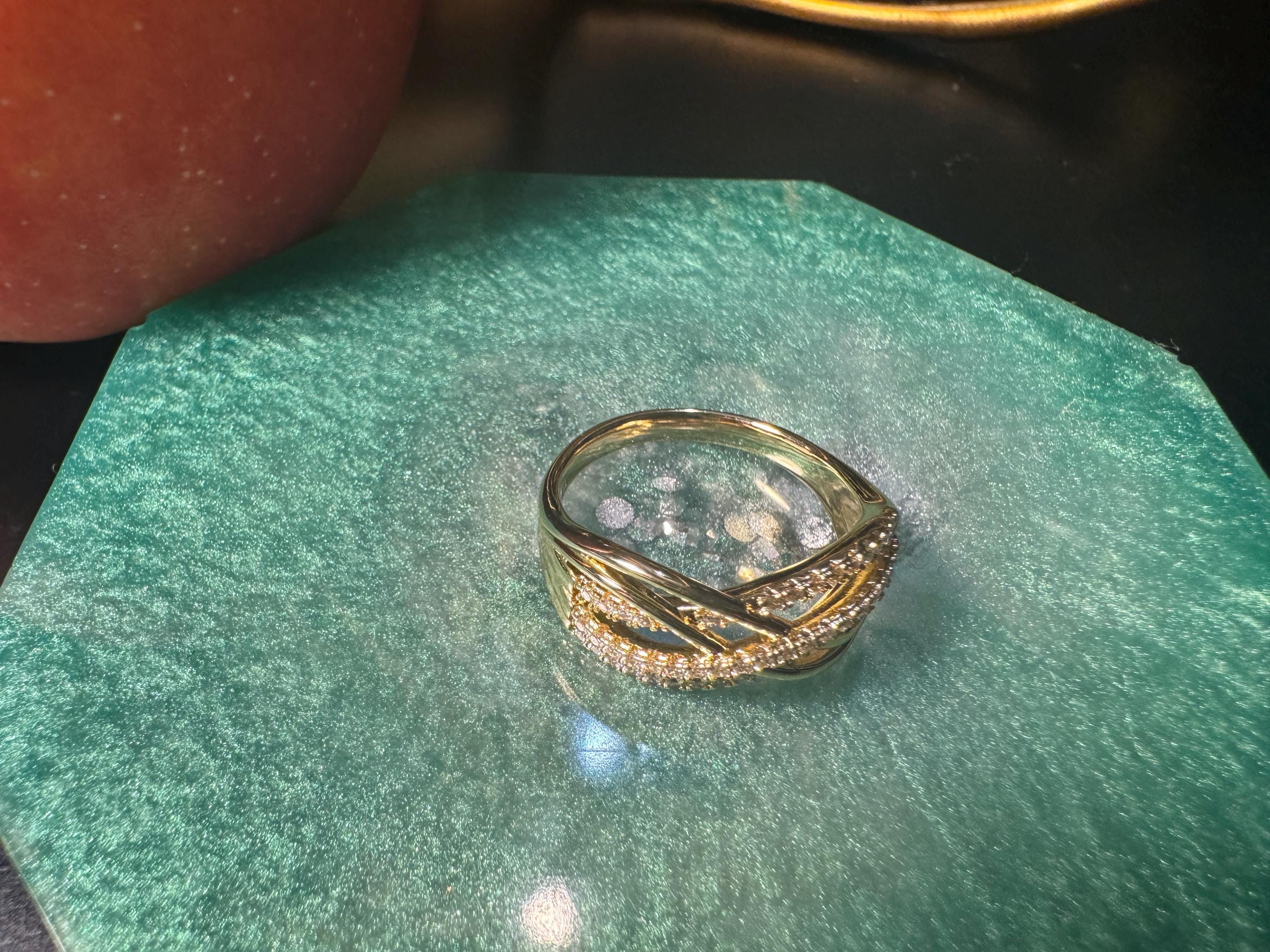 Gold Crisscross CZ Ring – Size 9