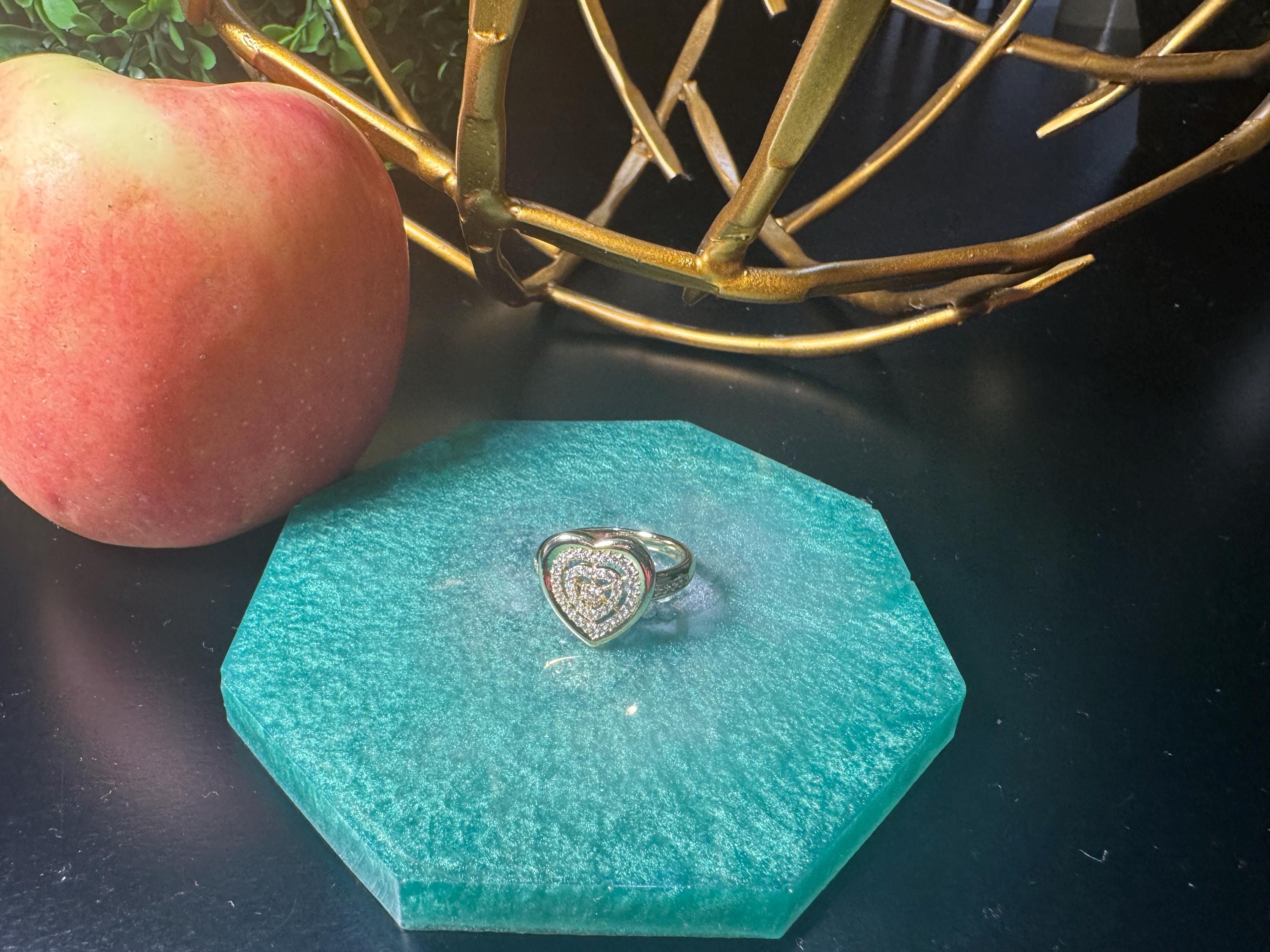 Gold Heart Halo Ring – Size 8